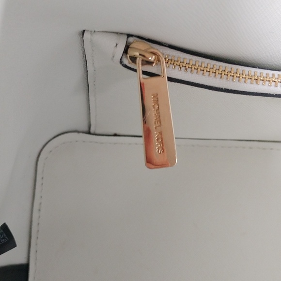 Michael Kors black safianno leather Greenwich satchel bag with crossbody… - Picture 13 of 16